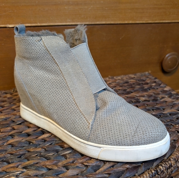 Maurices Gray Fur Wedge Zipper Pull On Almond Toe Bootie Sz 9 Taylor Style - Picture 2 of 10